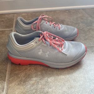 Womens Under Armour tennis shoes